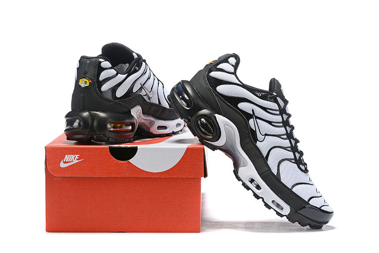 Nike tn black white sales red